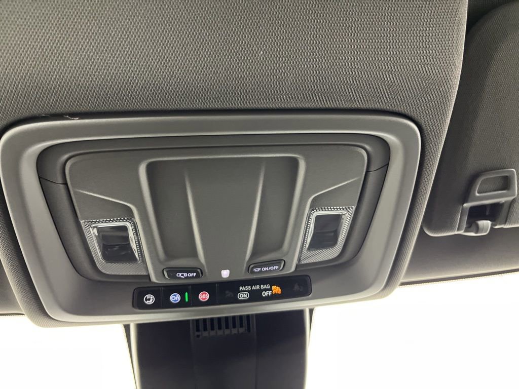 Used 2024 GMC Sierra 1500 Elevation image 24