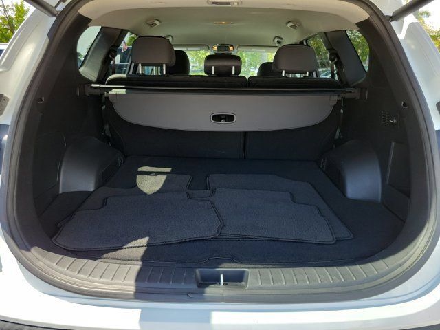 Certified 2023 Hyundai Santa Fe SEL FWD image 6