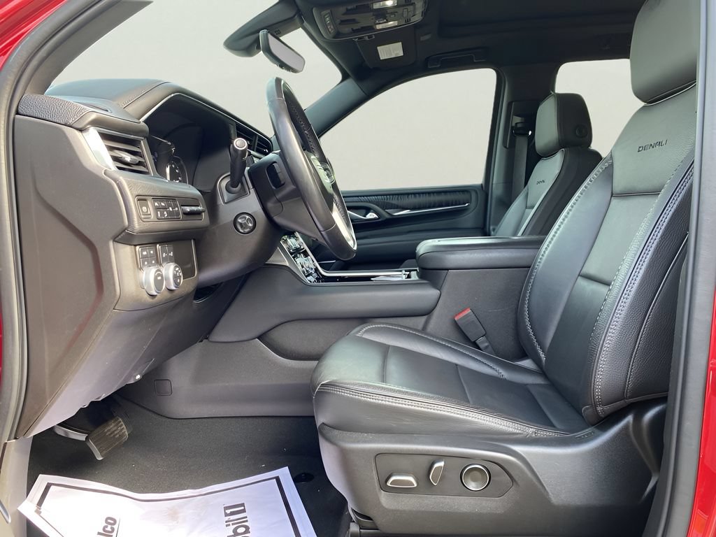 Used 2021 GMC Yukon Denali w/ Denali Premium Package AWD/4WD image 17