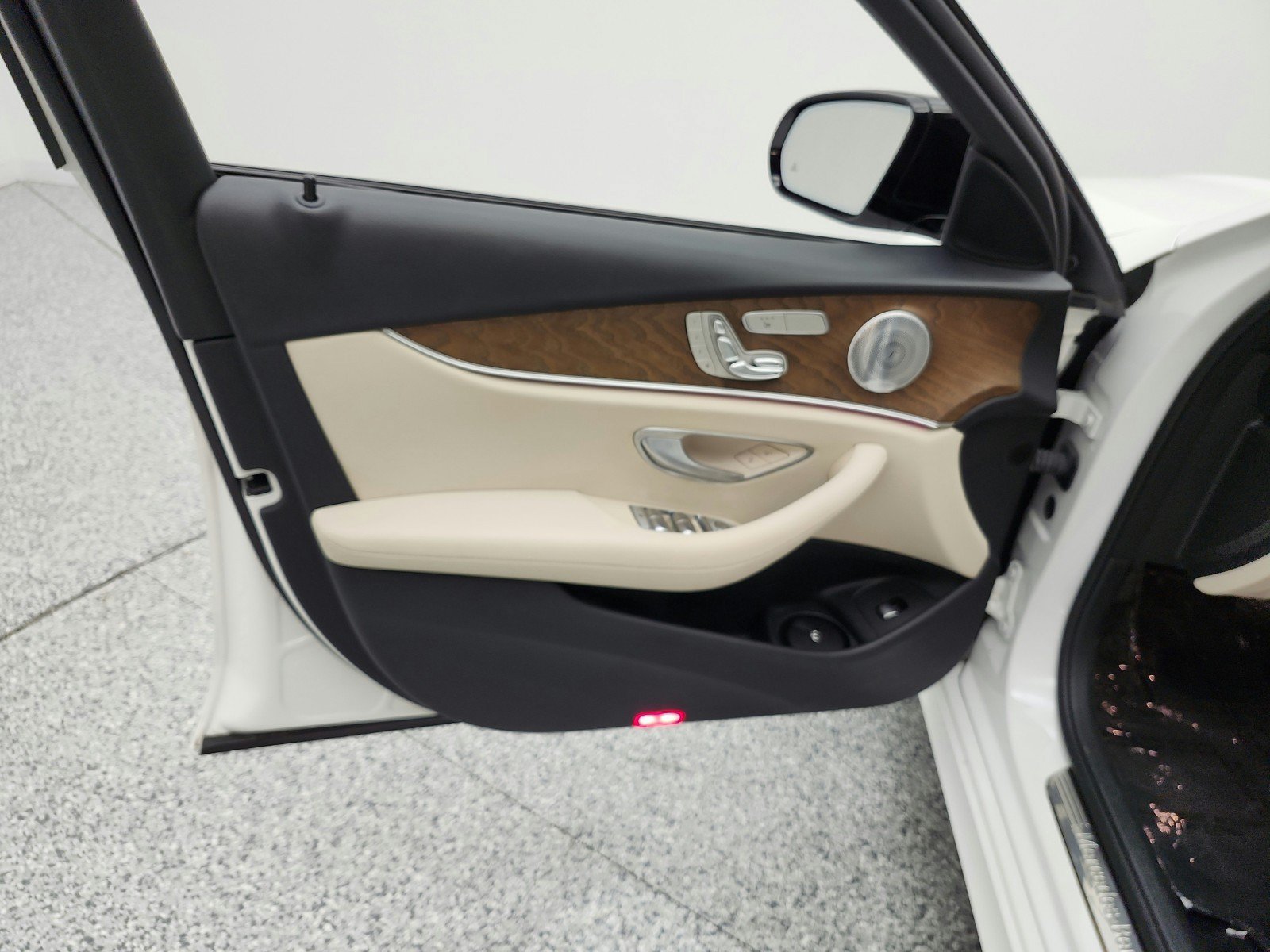 Used 2021 Mercedes-Benz E 350 Sedan image 15