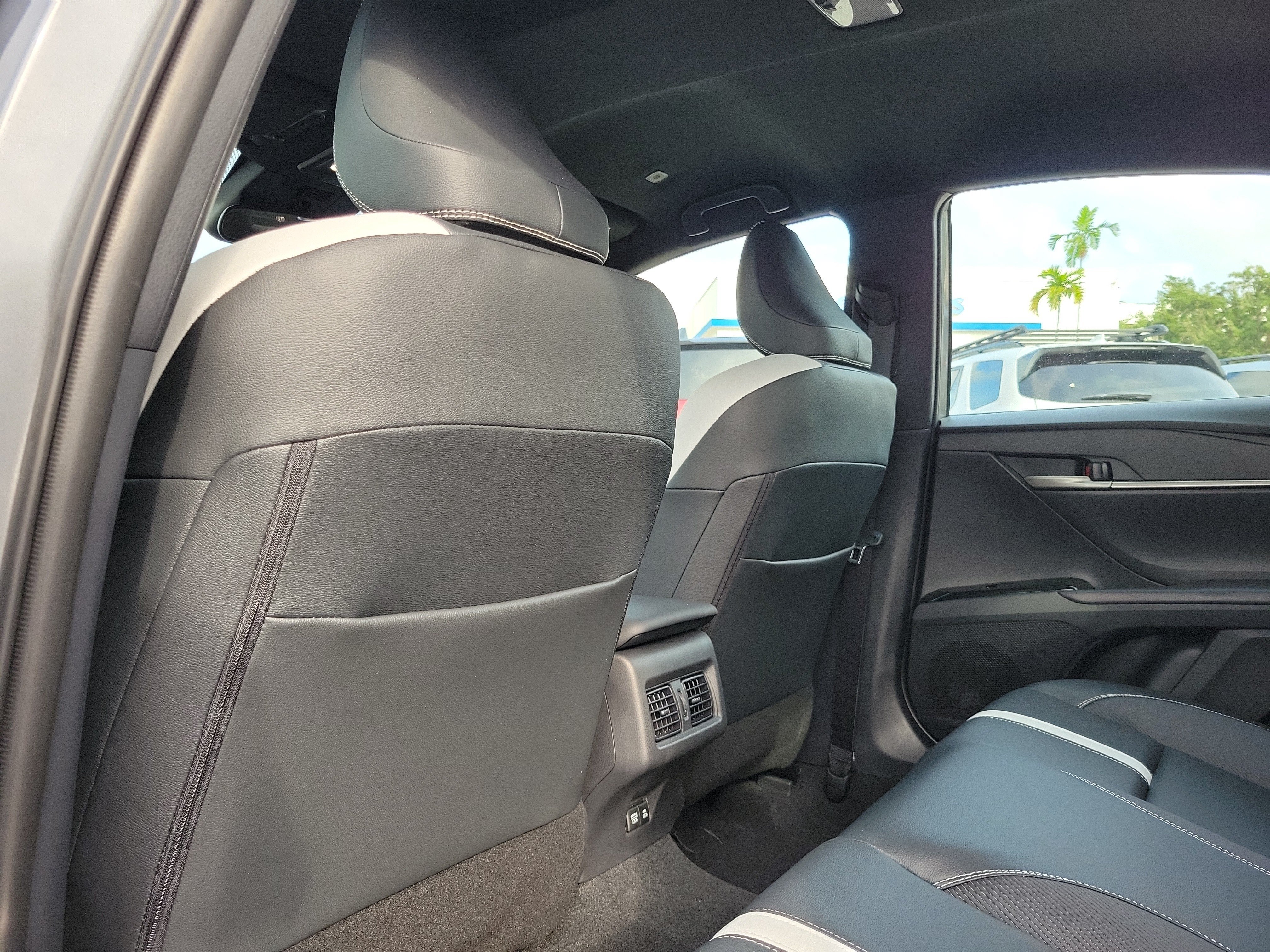 Used 2026 Toyota Camry SE FWD image 9