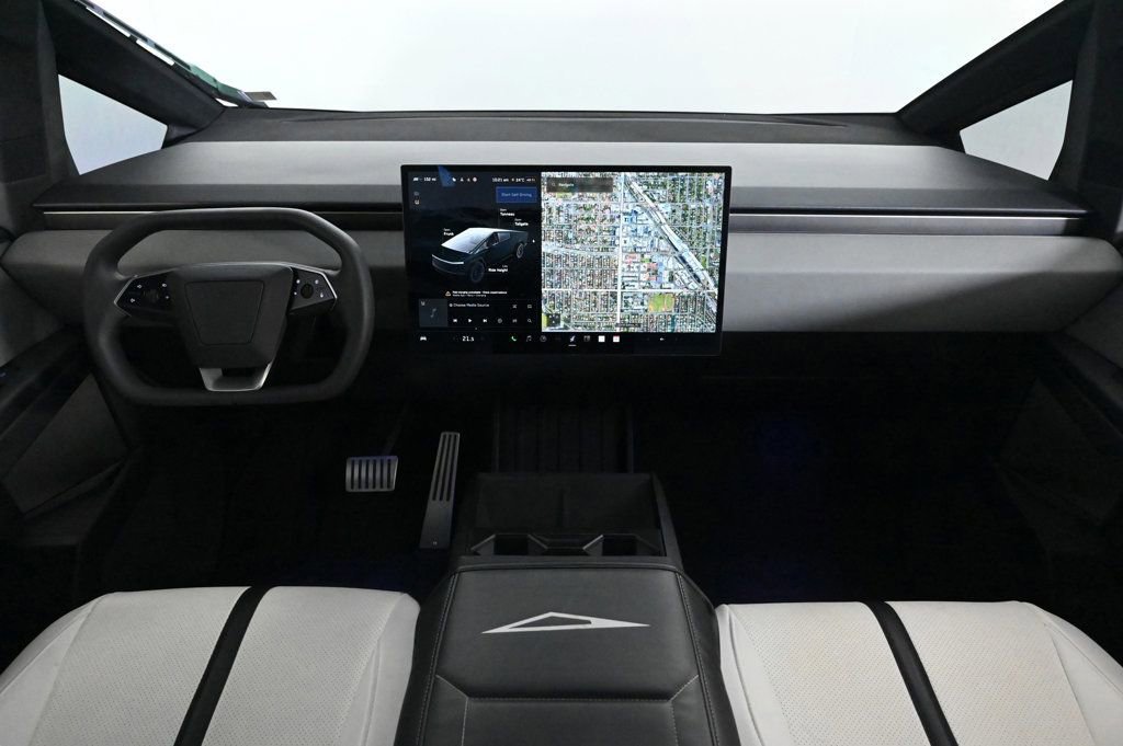 Used 2024 Tesla Cybertruck AWD Crew Cab image 9