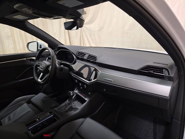 Certified 2025 Audi Q3 2.0T Premium w/ Convenience Package image 39