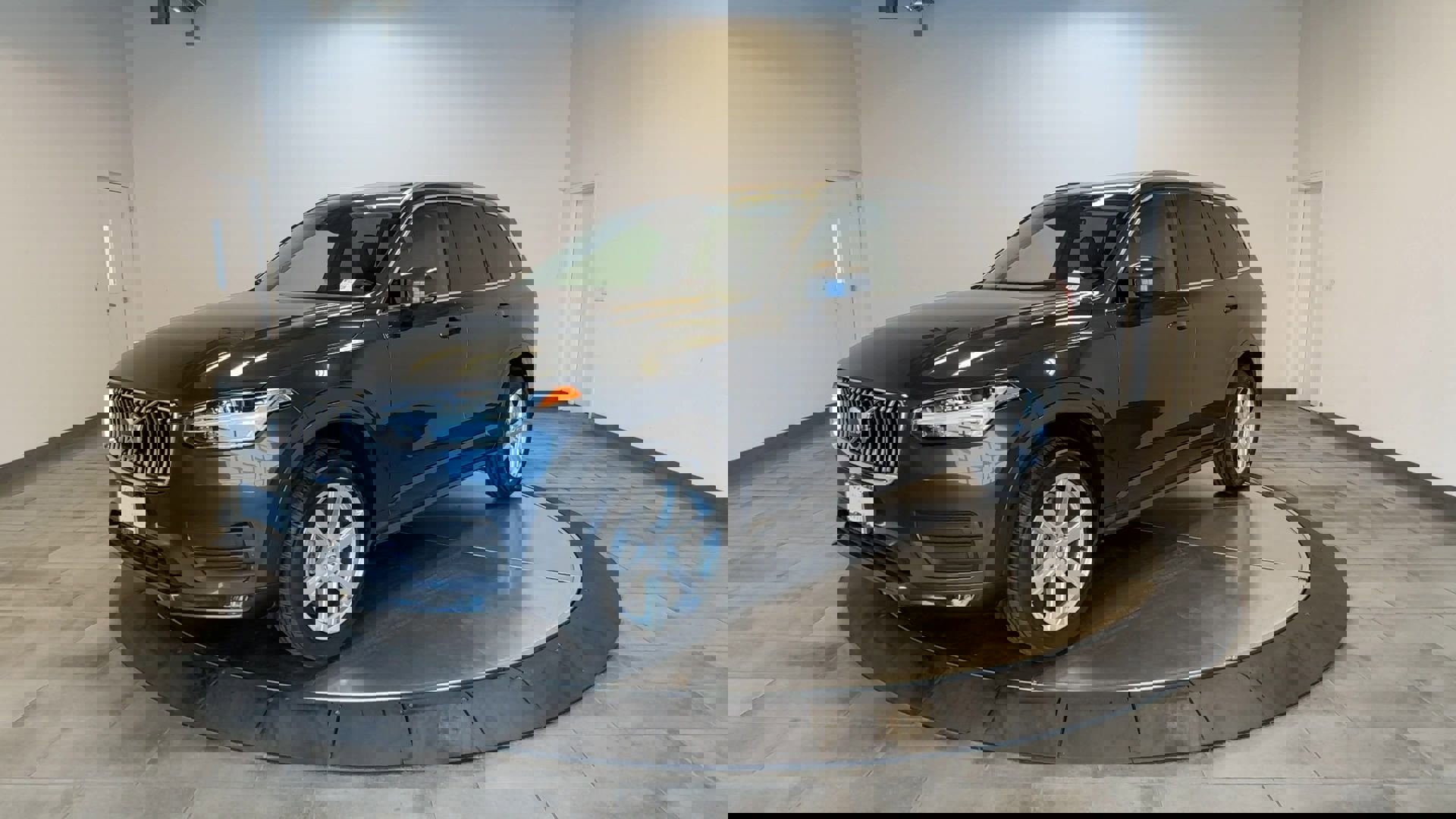 Used 2022 Volvo XC90 T5 Momentum image 4