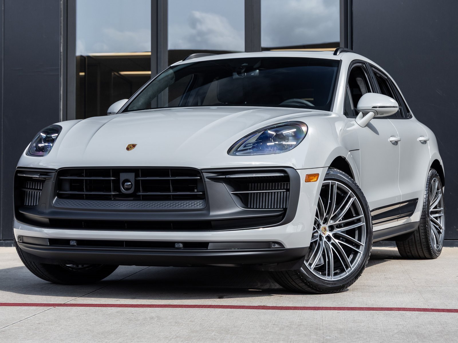 New 2026 Porsche Macan GTS image 1