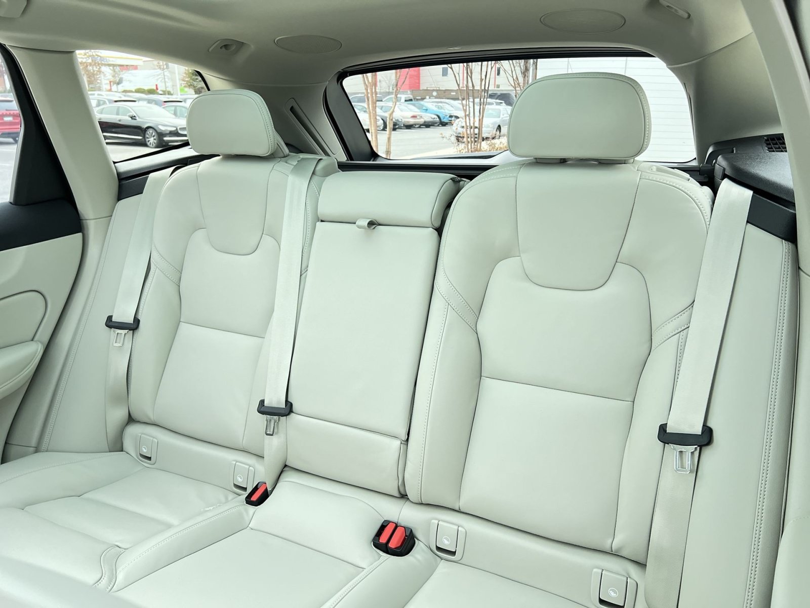 New 2026 Volvo XC60 B5 Ultra w/ Protection Package Premier AWD/4WD image 22