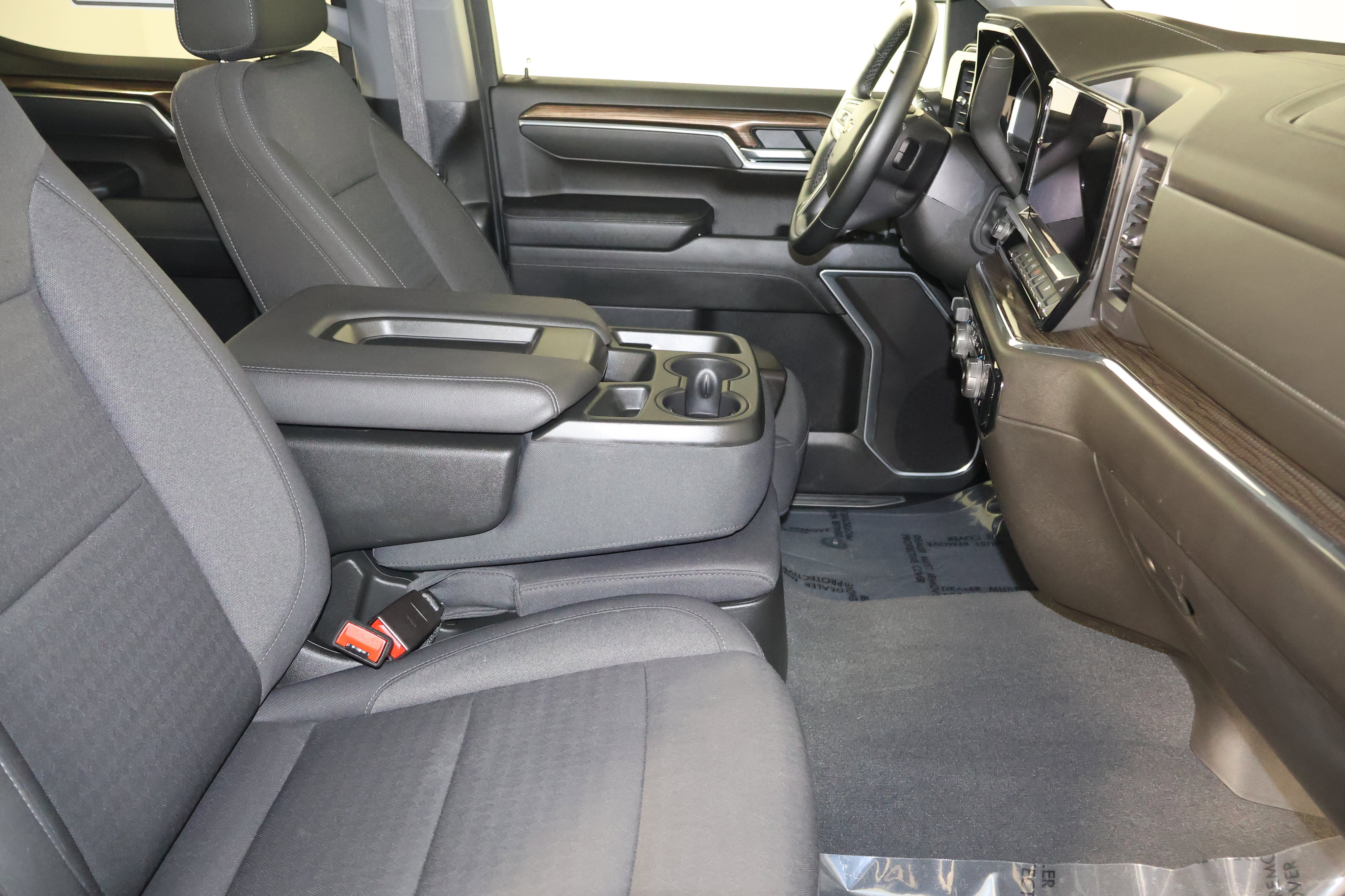 Used 2025 Chevrolet Silverado 1500 LT image 46