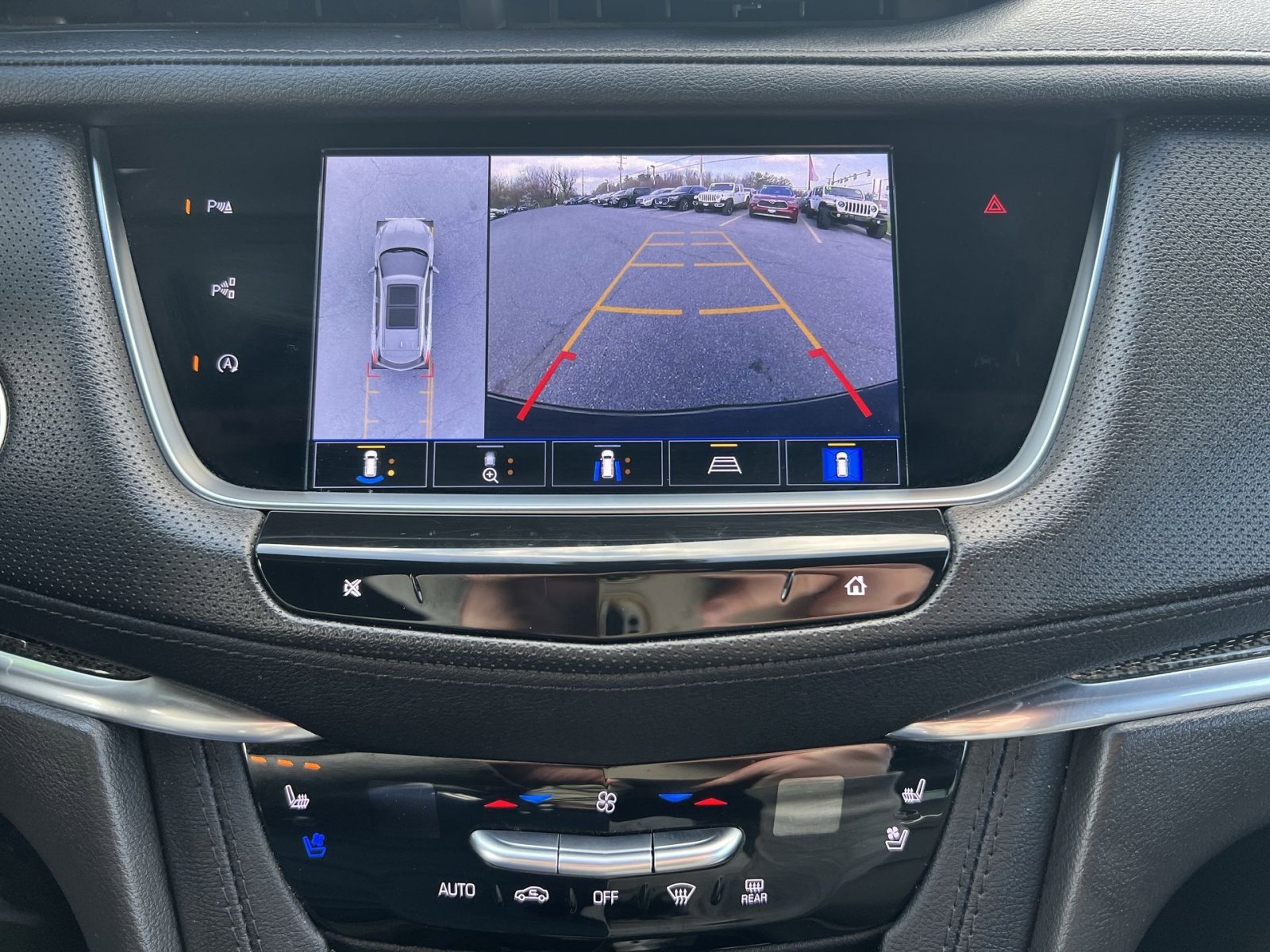 Used 2023 Cadillac XT5 Sportv w/ Technology Package image 19