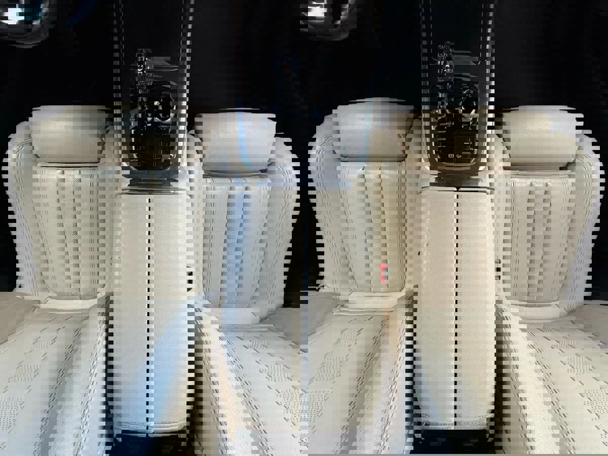 Used 2021 BMW X7 xDrive40i w/ Executive Package image 57