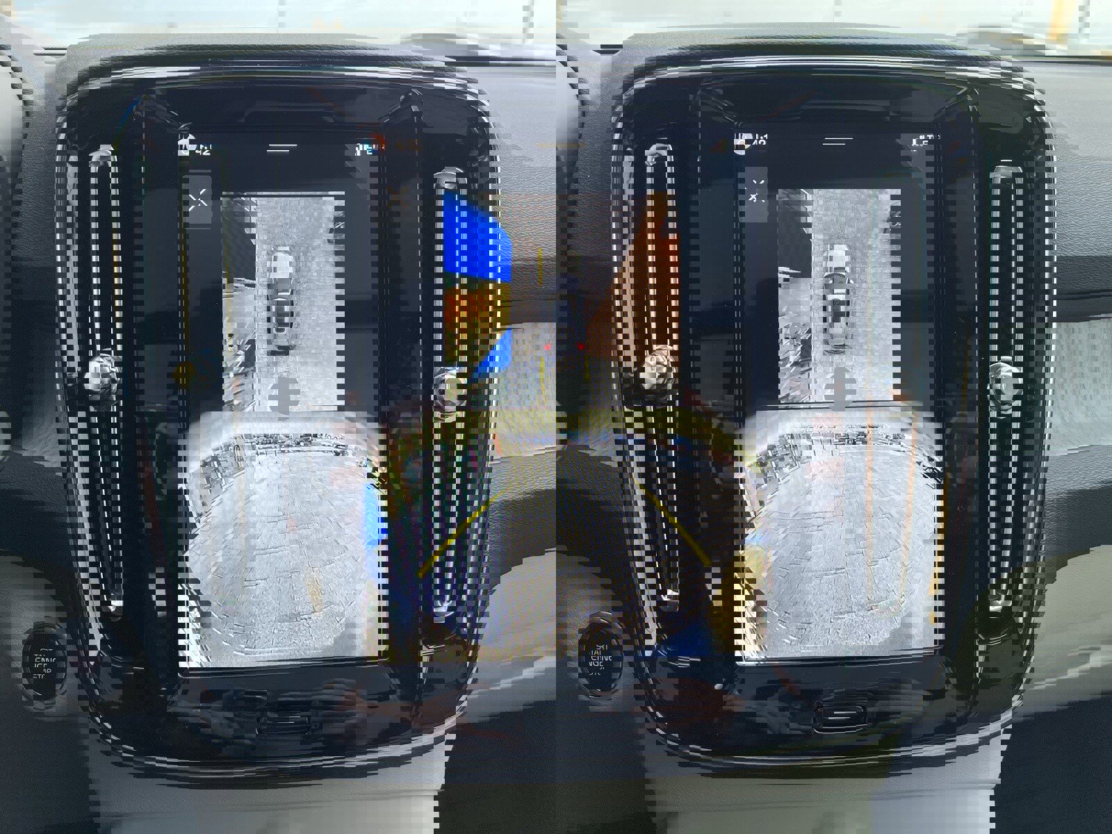 New 2026 Volvo XC40 B5 Ultra w/ Climate Package image 23