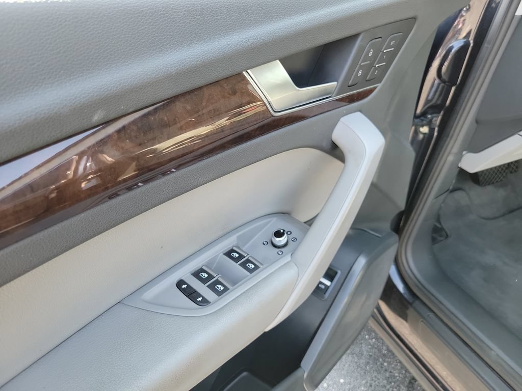 Used 2020 Audi Q5 2.0T Premium w/ Convenience Package AWD/4WD image 24