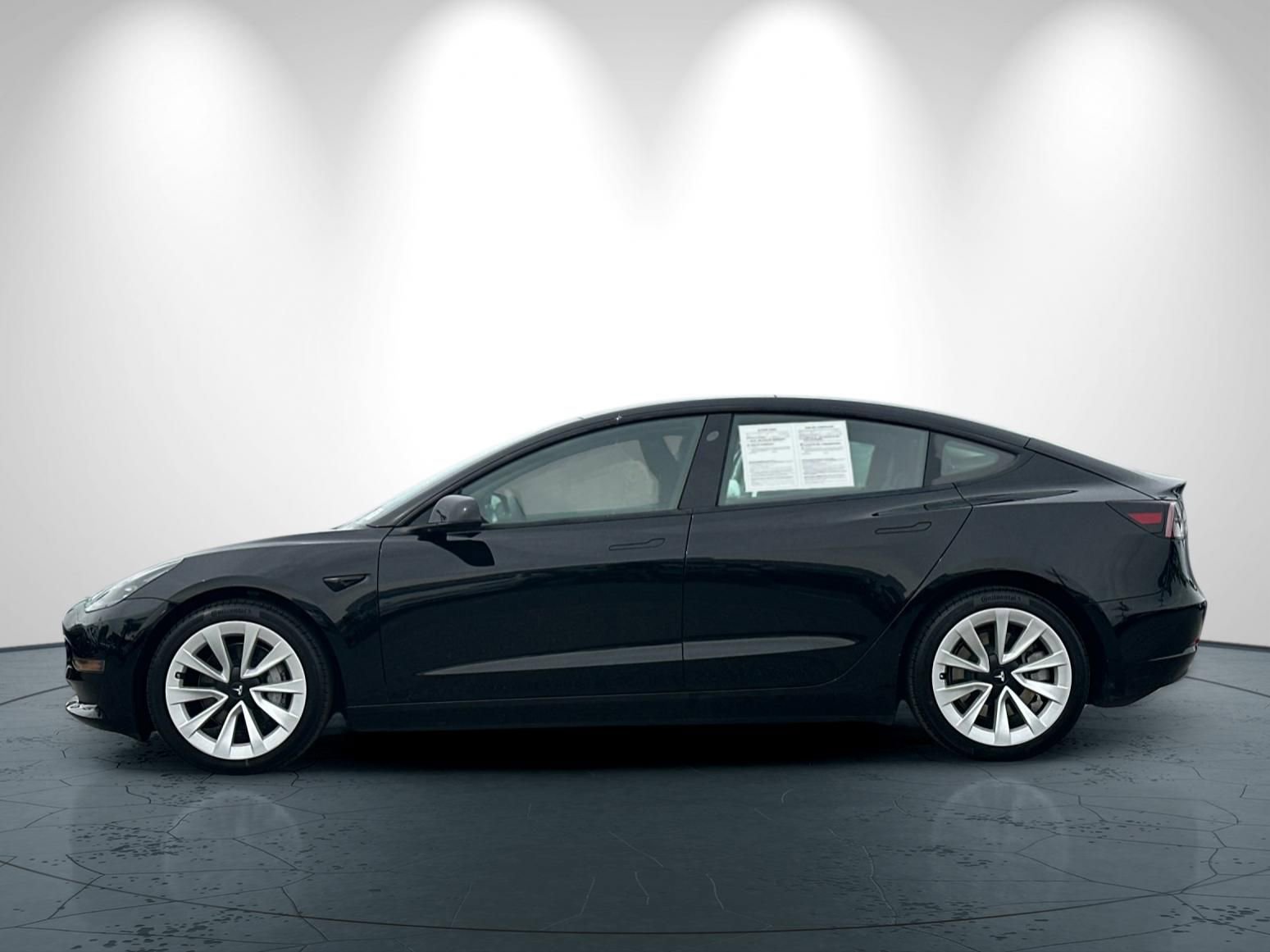Used 2023 Tesla Model 3 Standard Range image 7