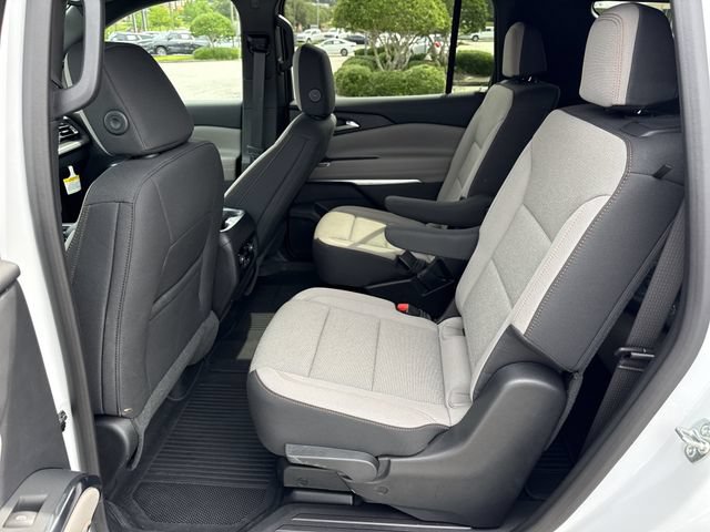 Used 2026 Chevrolet Traverse LT FWD image 12