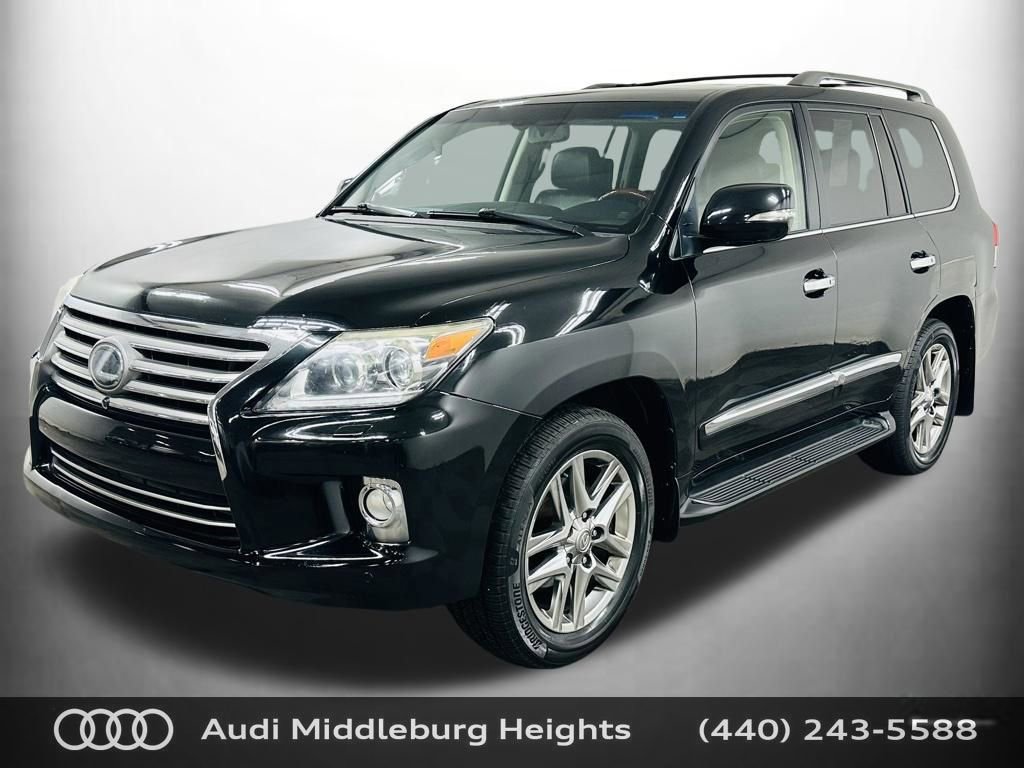 Used 2013 Lexus LX 570 4WD w/ Luxury Pkg w/Pre-crash image 4