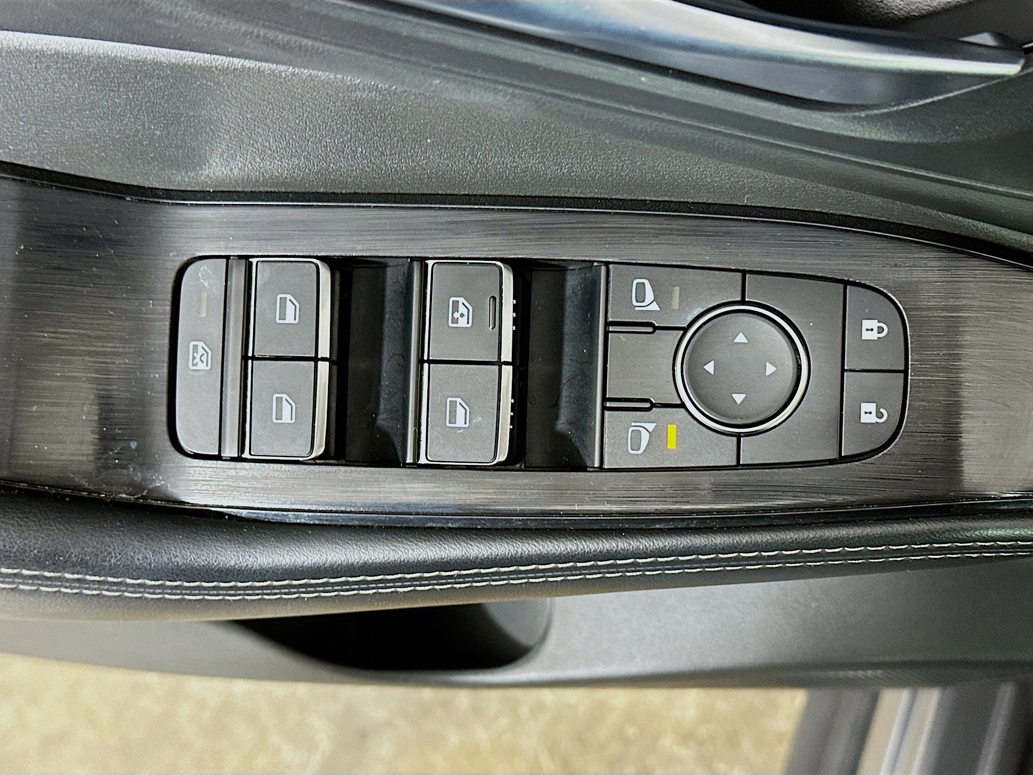 Used 2023 Nissan Rogue SL w/ SL Premium Package FWD image 15