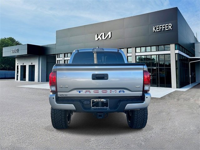 Used 2022 Toyota Tacoma TRD Sport image 7