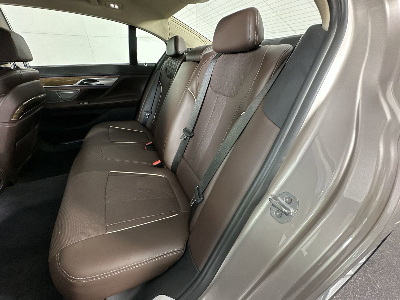 Used 2019 BMW 750i xDrive w/ Executive Package image 23