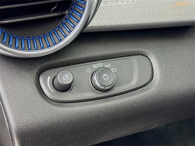 Used 2025 Chevrolet Trax LT image 10