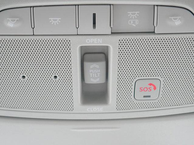 Used 2020 Nissan Rogue SL w/ Premium Package image 32