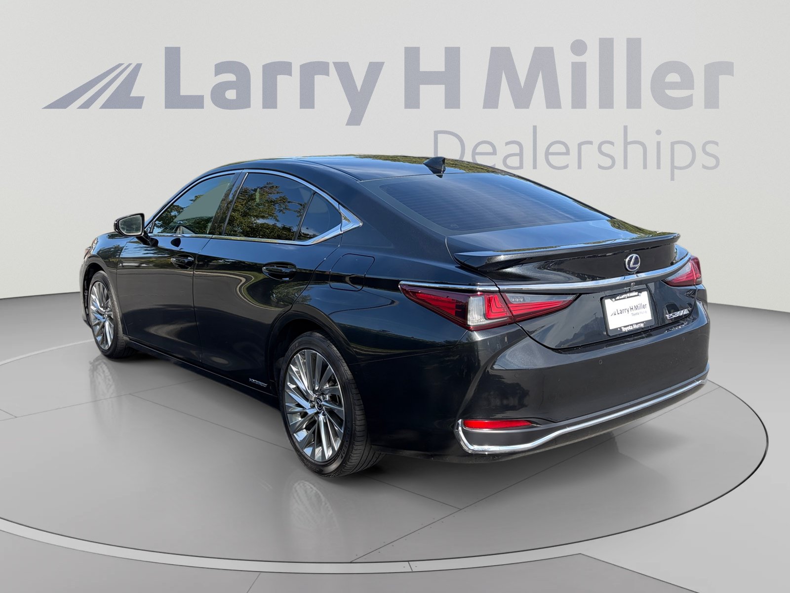 Used 2019 Lexus ES 300h w/ Accessory Package 2 FWD image 3