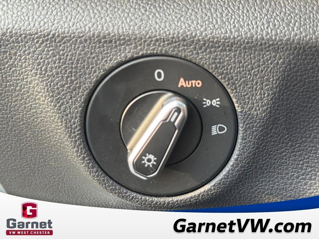 Certified 2023 Volkswagen Jetta SE image 34