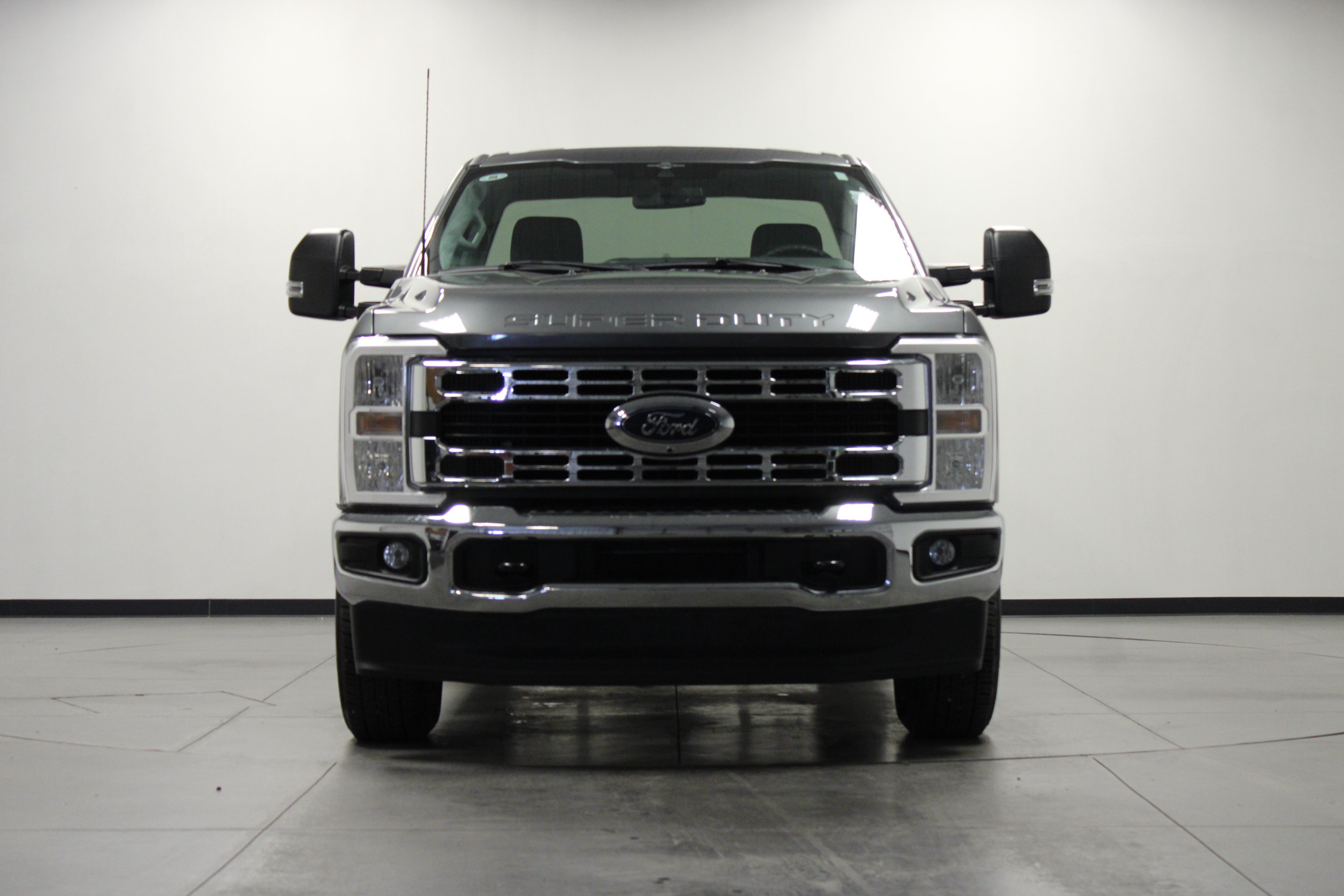 Used 2023 Ford F350 4x4 Regular Cab Super Duty image 9