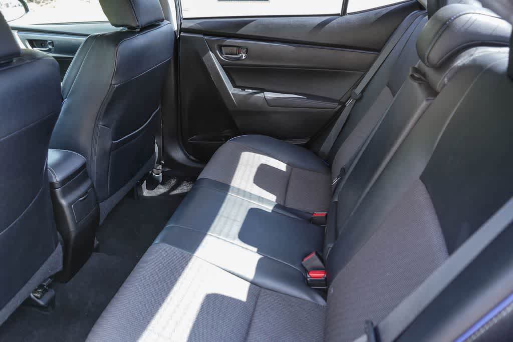 Used 2017 Toyota Corolla SE w/ SE Premium Package FWD image 18