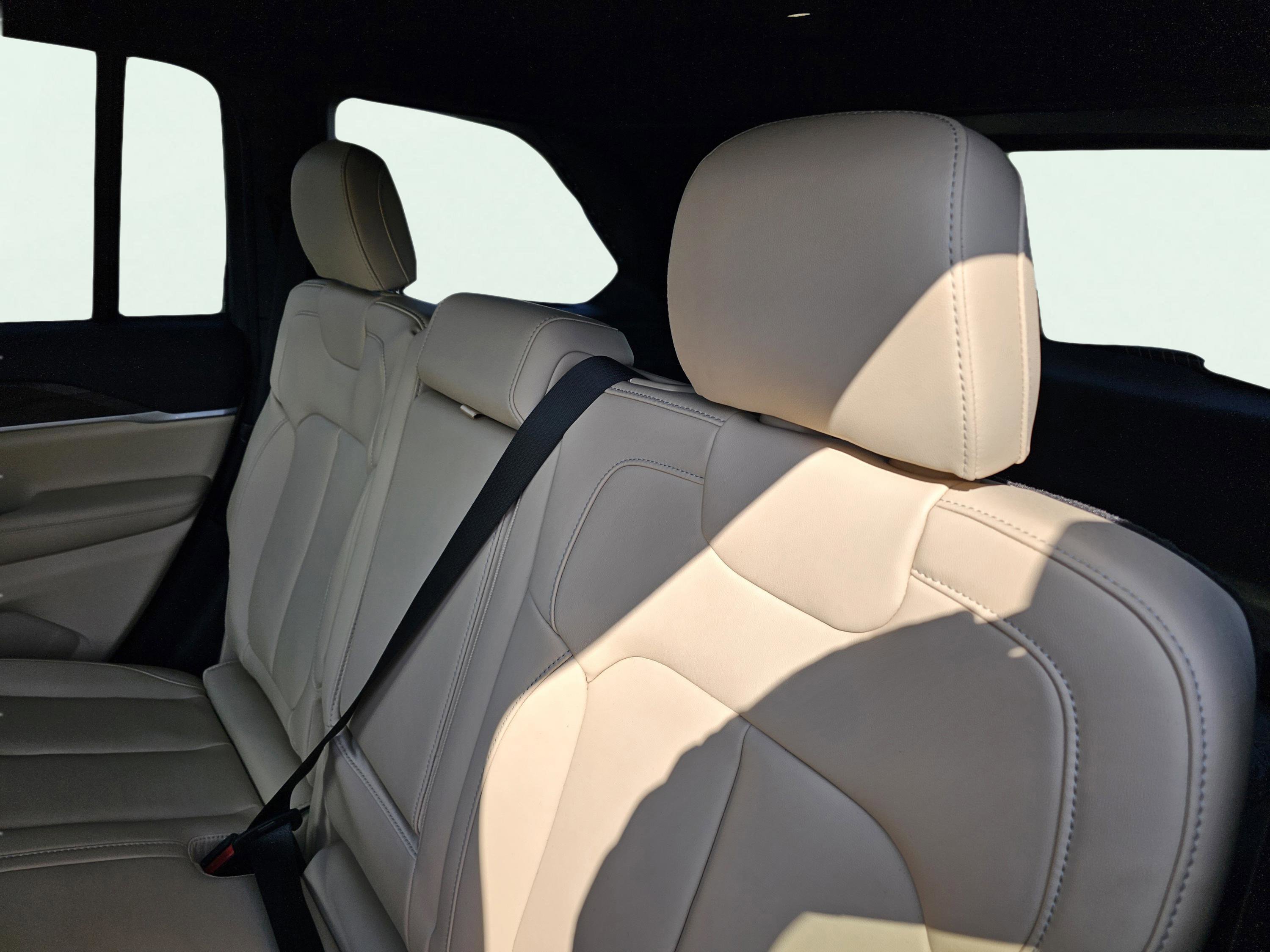 New 2026 Jeep Grand Cherokee Limited image 32