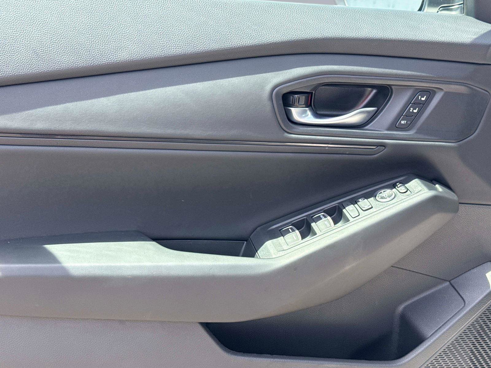 Used 2025 Honda Accord EX-L image 17