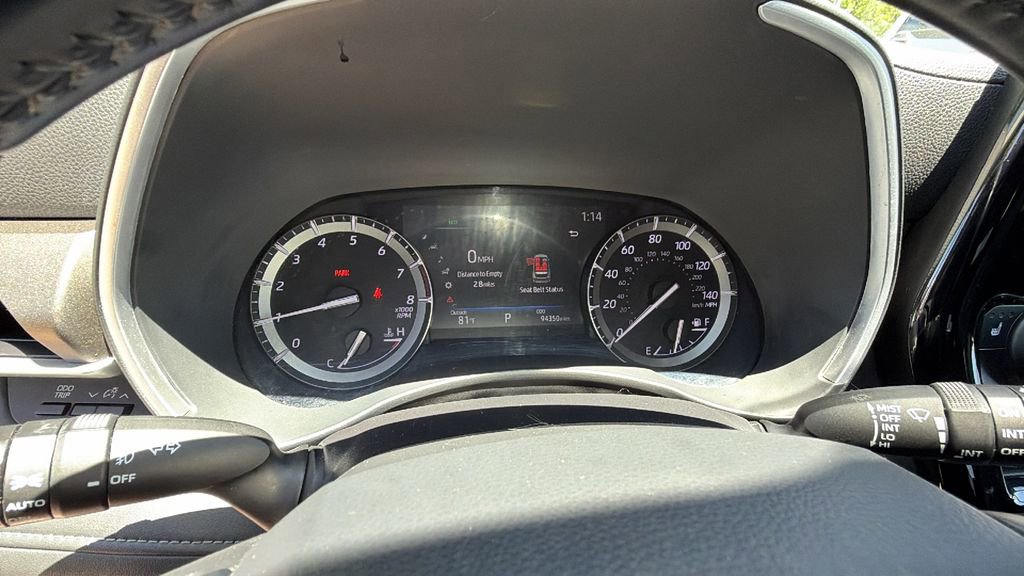 Used 2021 Toyota Highlander XLE FWD image 29