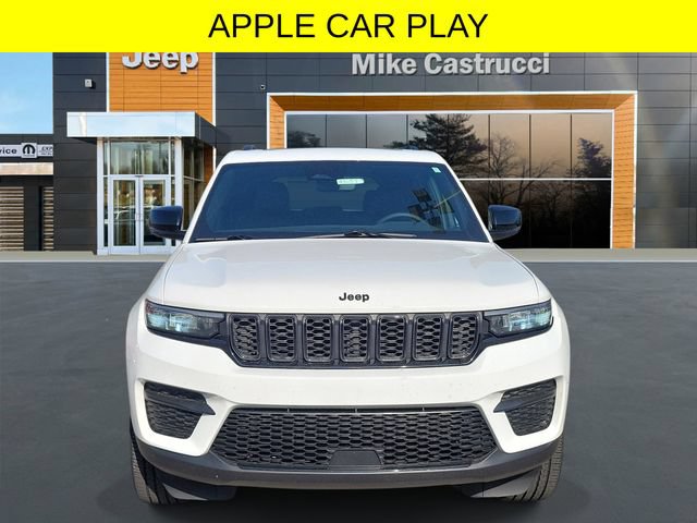 Used 2024 Jeep Grand Cherokee Altitude AWD/4WD image 2