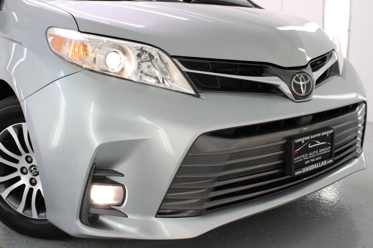 Used 2020 Toyota Sienna XLE Premium FWD image 16