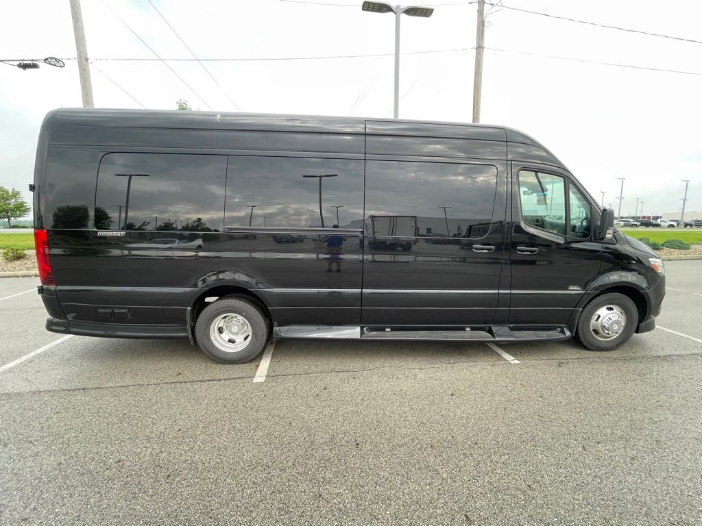 Used 2024 Mercedes-Benz Sprinter 3500 image 8