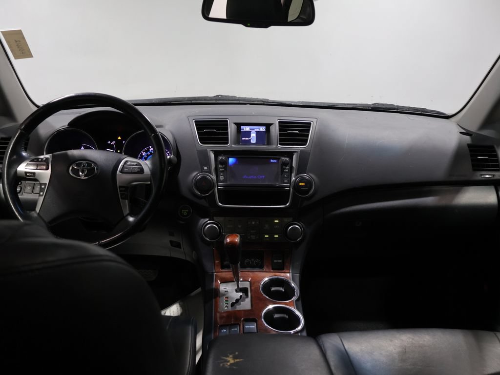 Used 2013 Toyota Highlander Limited AWD/4WD image 18