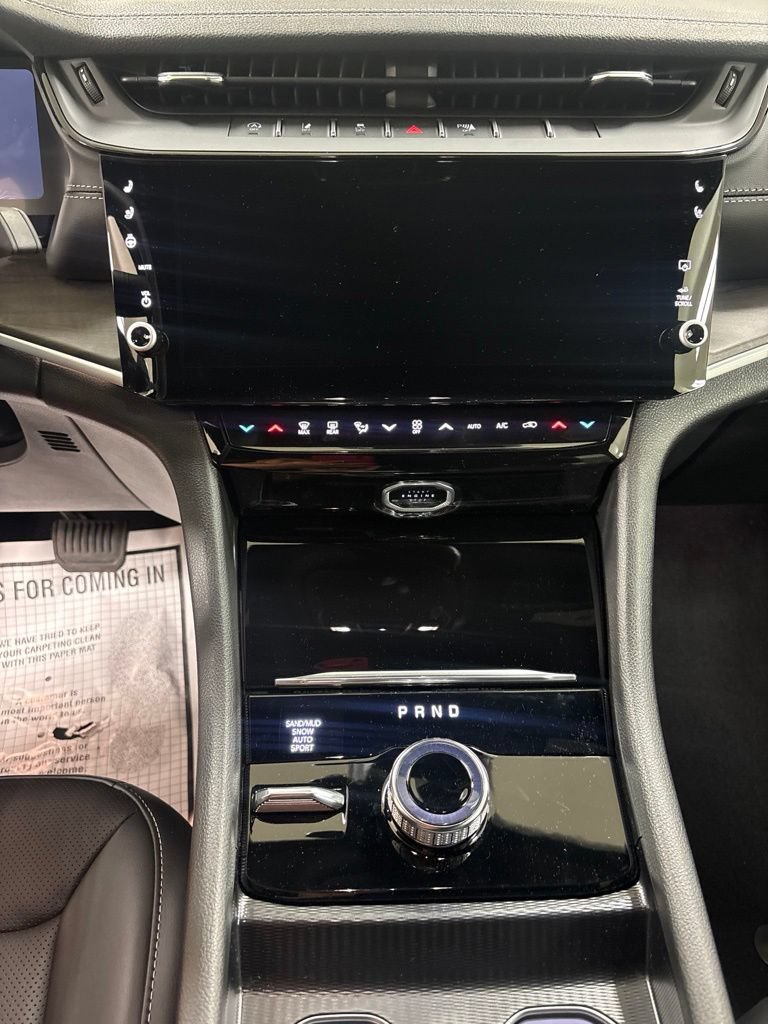 New 2026 Jeep Grand Cherokee L Limited AWD/4WD image 12
