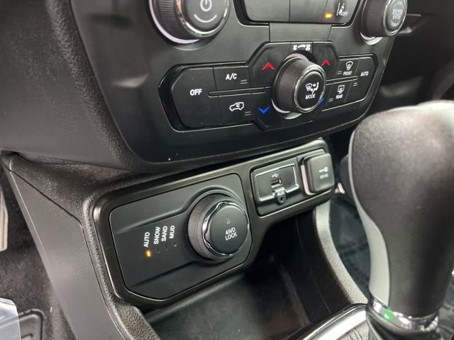 Used 2022 Jeep Renegade Altitude w/ Convenience Group image 18