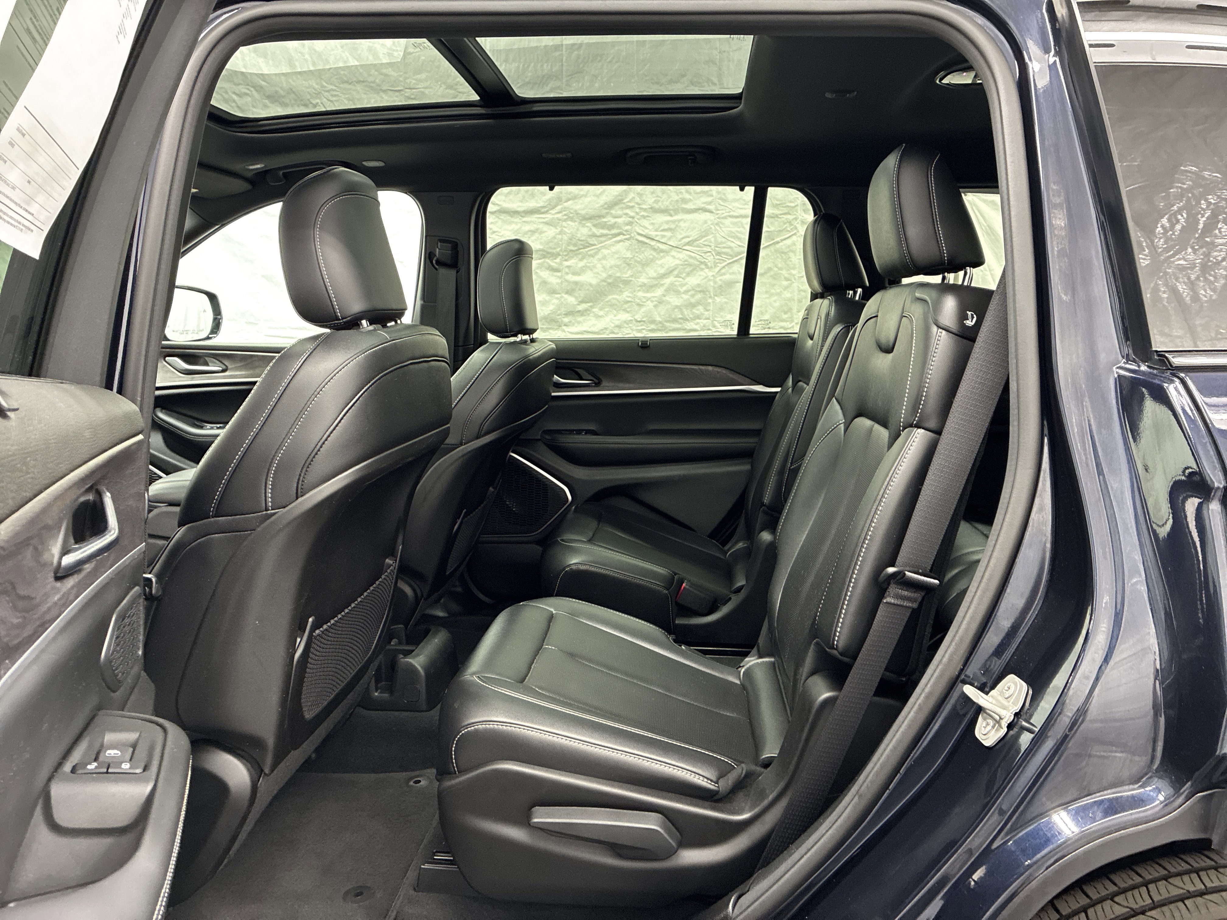 Certified 2024 Jeep Grand Cherokee L Limited w/ Luxury Tech Group II AWD/4WD image 12