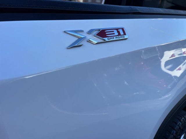 Used 2022 GMC Sierra 1500 SLT w/ SLT Premium Package image 7