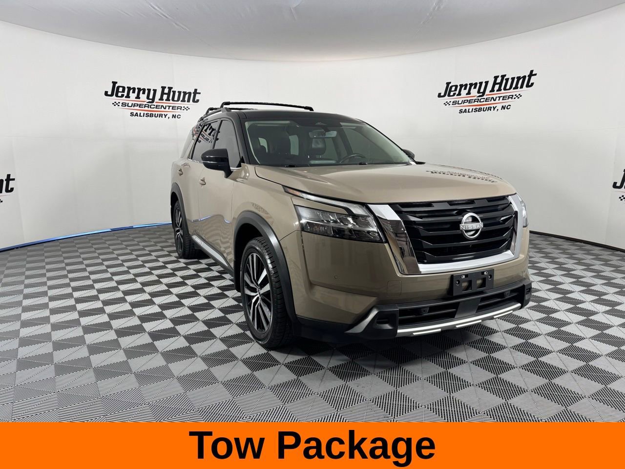 Used 2023 Nissan Pathfinder Platinum w/ Cargo Package image 7