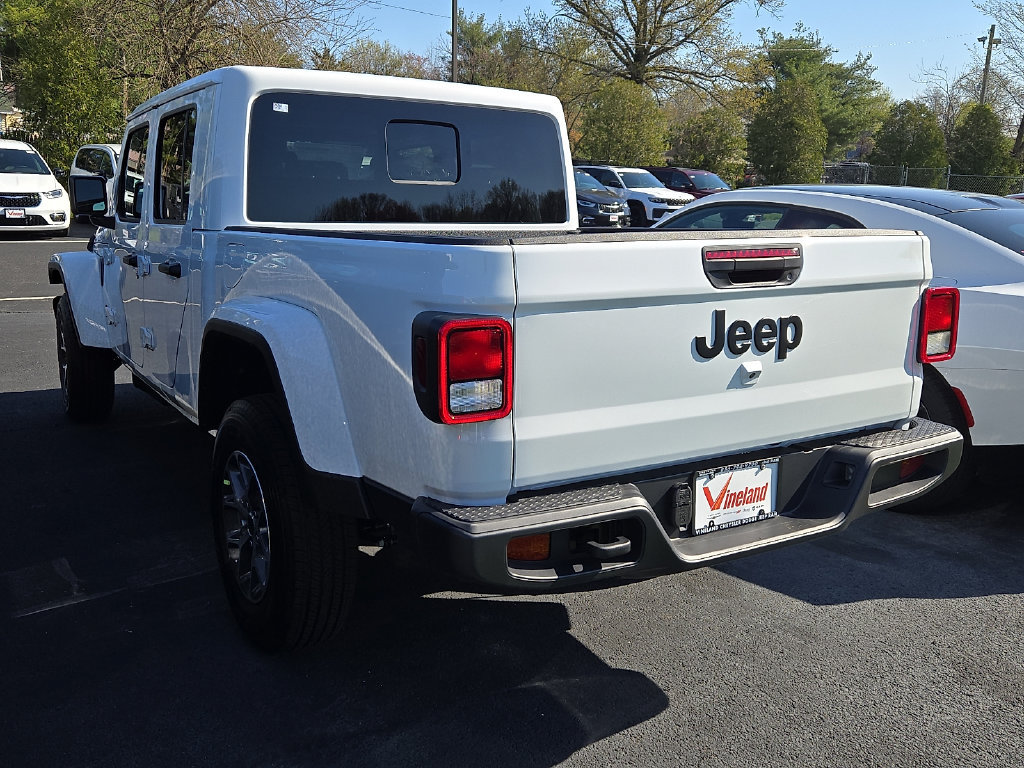 New 2026 Jeep Gladiator Sport AWD/4WD image 3