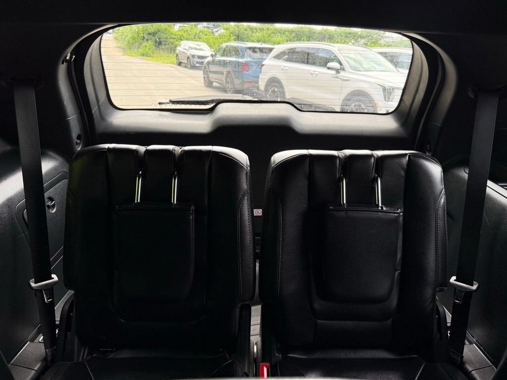 Used 2018 Ford Explorer XLT w/ Equipment Group 202A AWD/4WD image 55