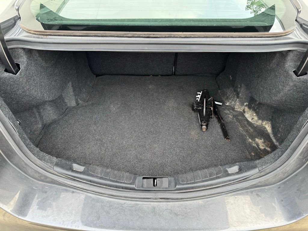 Used 2018 Ford Fusion SE w/ Equipment Group 201A FWD image 14