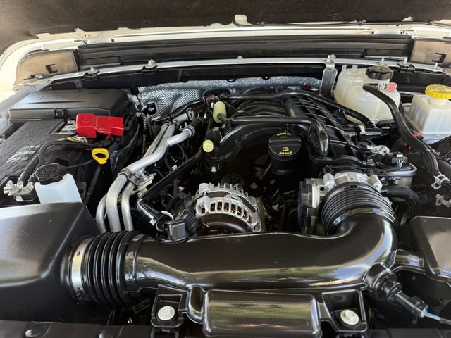 Used 2025 Jeep Gladiator Sport AWD/4WD image 33