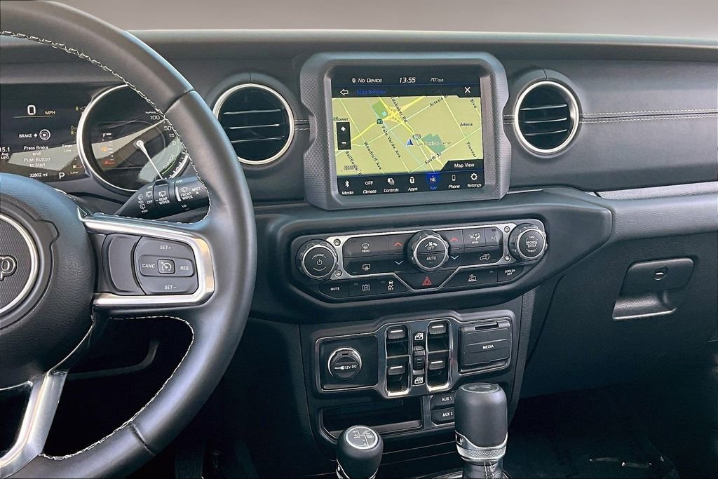 Used 2022 Jeep Wrangler Unlimited Sahara image 9