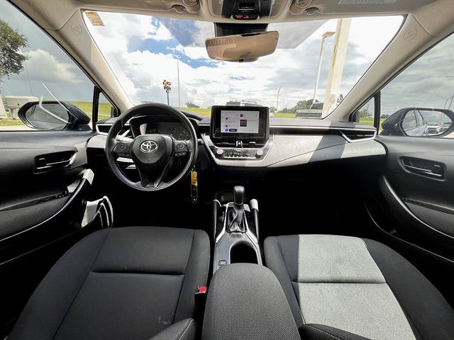 Used 2025 Toyota Corolla LE FWD image 15