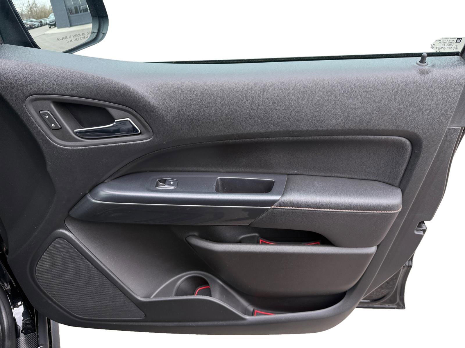 Used 2022 GMC Canyon AT4 image 24