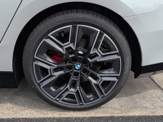 New 2027 BMW 530i xDrive w/ M Sport Package AWD/4WD image 11