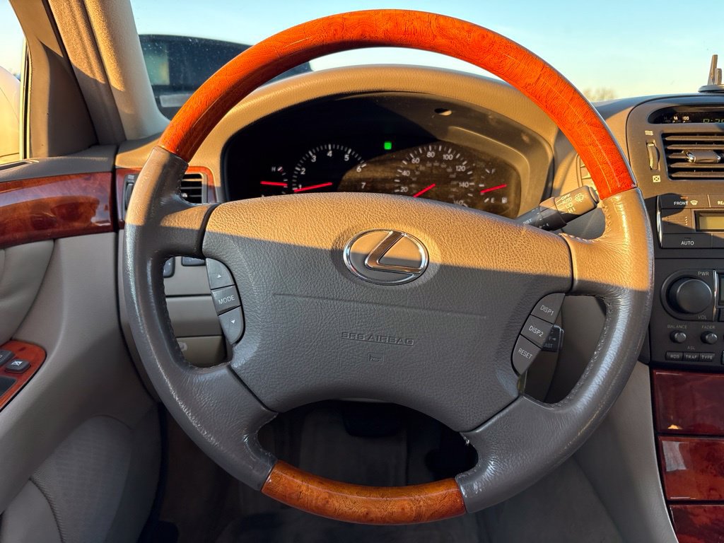 Used 2003 Lexus LS 430 RWD image 19