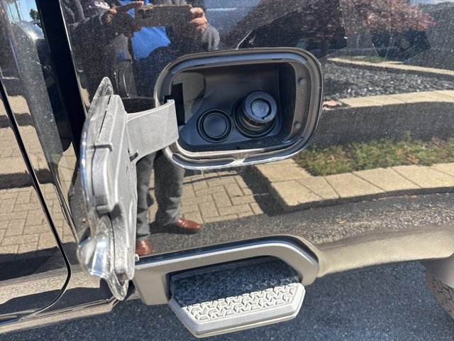 New 2026 GMC Sierra 2500 SLE image 8