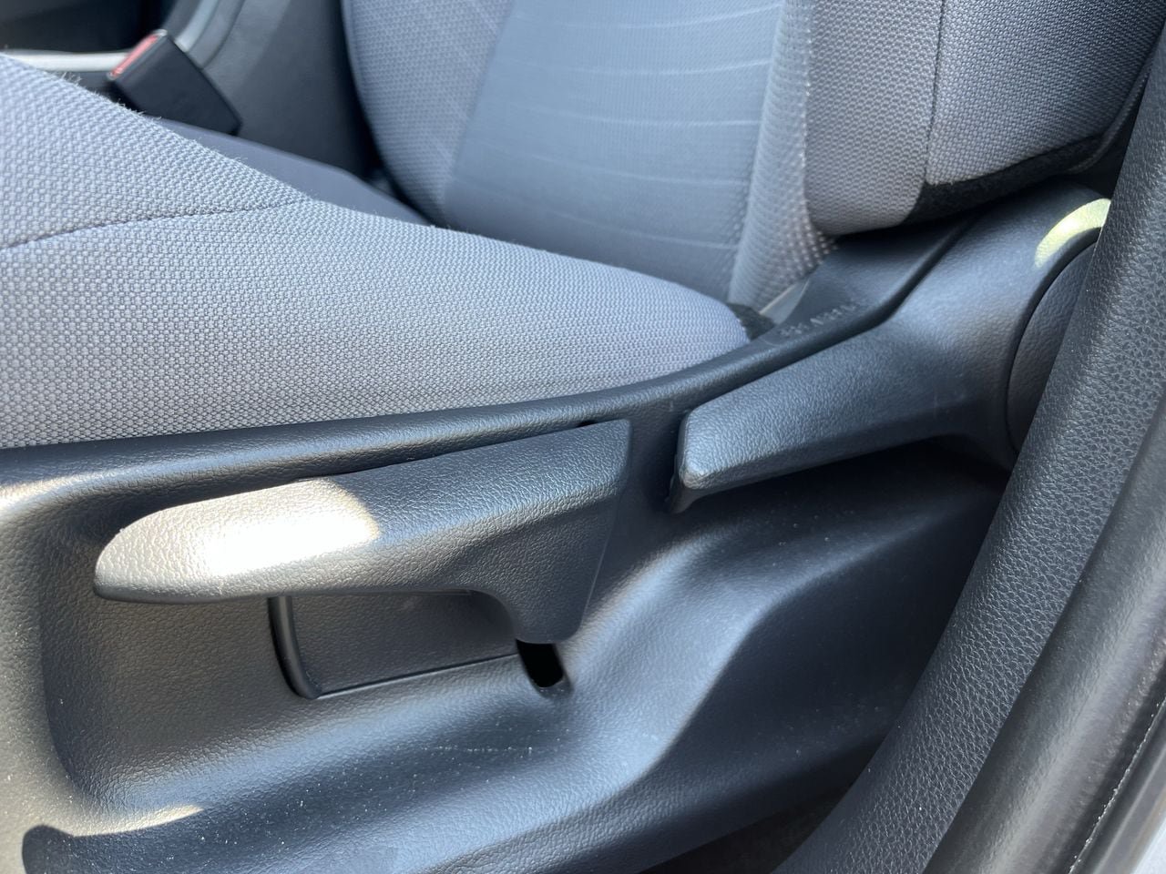 Used 2023 Toyota Corolla Cross AWD Hybrid image 23